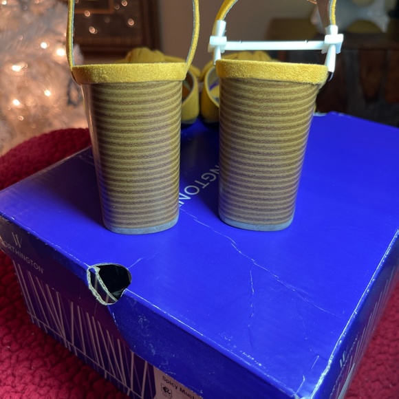 Womens Worthington Spicy Mustard Heel - Picture 8 of 10